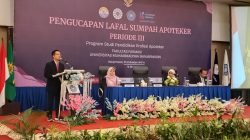 Pengucapan Lafal Sumpah Apoteker Periode III, Dekan Fakultas Farmasi UM Banjarmasin : Gunakan Kompetensi Klinis untuk Tingkatkan Derajat Kesehatan Masyarakat