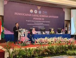 Pengucapan Lafal Sumpah Apoteker Periode III, Dekan Fakultas Farmasi UM Banjarmasin : Gunakan Kompetensi Klinis untuk Tingkatkan Derajat Kesehatan Masyarakat