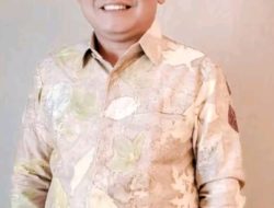 Gunakan Baju Kemeja Buatan Maryana, Awaludin Dukung UMKM Desa Tegalrejo Makin Terdepan