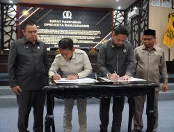 Wali Kota Banjarmasin Hadiri Tiga Agenda Paripurna DPRD, Sampaikan KUA-PPAS 2027 hingga Penetapan Empat Perda