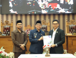 Bupati Andi Rudi Latif Hadiri Rapat Paripurna Pengambilan Keputusan terhadap LPj Tahun 2025