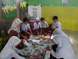 “SAKURA”, Olah Sampah Sekolah Jadi Karya Kreatif
