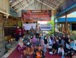 Tim Pengabdian Dosen dan Mahasiswa UMBJM bersama Warga Landasan Ulin Selatan Sulap Kulit Kayu Galam Jadi Bahan Bernilai Ekonomis