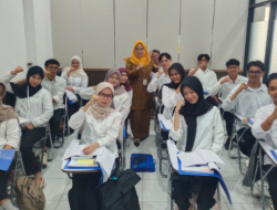 Komitmen Bupati Andi Rudi Latif Perkuat SDM, Disnakertrans Gelar Pelatihan Desain Grafis dan Barbershop