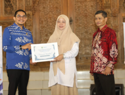 Bupati Tanah Bumbu Apresiasi Kontribusi Mahasiswa ULM dalam Program KKN Tematik Lingkungan Hidup