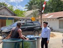 PT ITP Tbk Plant Tarjun Salurkan Bantuan Air Bersih di Tengah Musim Kemarau
