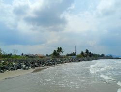 Bupati Andi Rudi Latif Bangun Siring Laut di Pagatan, Antisipasi Gelombang Pasang