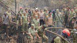 Tinjau Kawasan Karhutla, Gubernur H. Muhidin Sambut Kunjungan KSAD dan Kepala BNPB