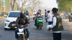 Lindungi Warga dari Paparan Asap Karhutla, Pemkab Tanah Bumbu Bagikan Masker Gratis